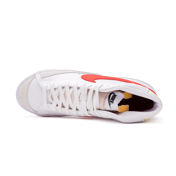 zapatilla-nike-blazer-mid-77-vintage-white-picante-red-coconut-milk-white-black-4