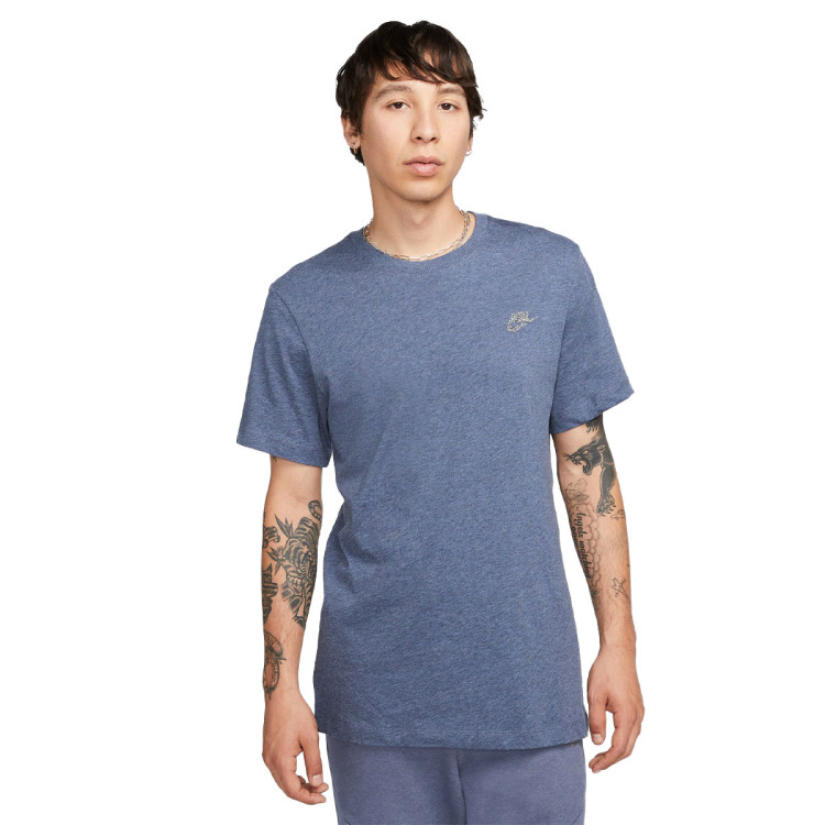 camiseta-nike-sportswear-club-sust-diffused-blue-htr-0.jpg