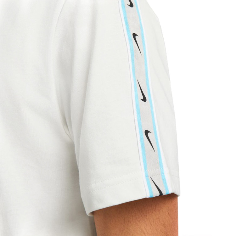 camiseta-nike-sportswear-repeat-swoosh-summit-white-baltic-blue-3.jpg