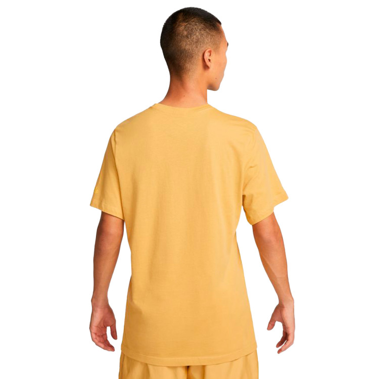 camiseta-nike-sportswear-polyknit-2-wheat-gold-1