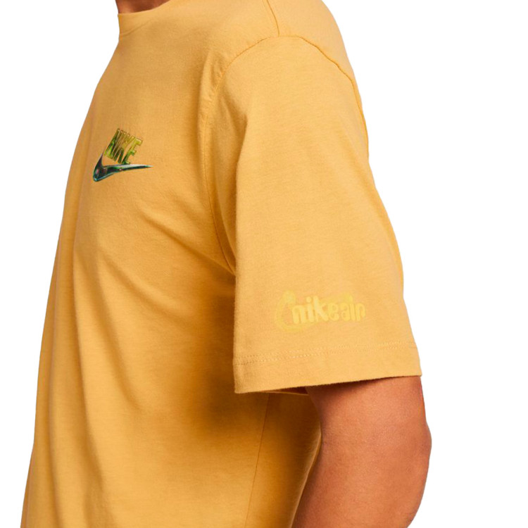 camiseta-nike-sportswear-polyknit-2-wheat-gold-3