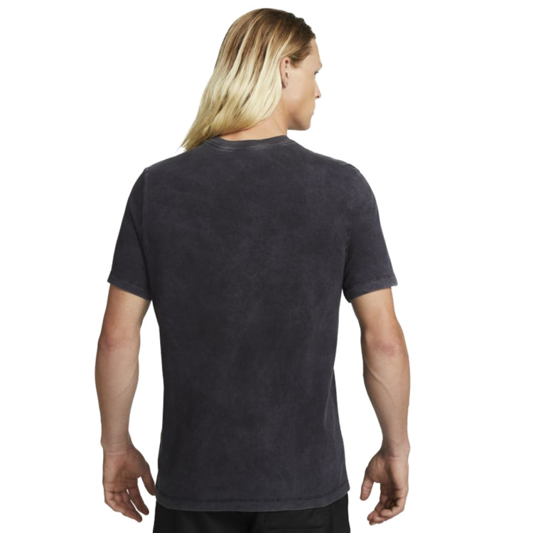 camiseta-nike-sportswear-wash-black-1