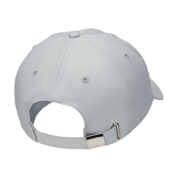 gorra-nike-heritage86-metal-swoosh-smoke-grey-metallic-silver-1