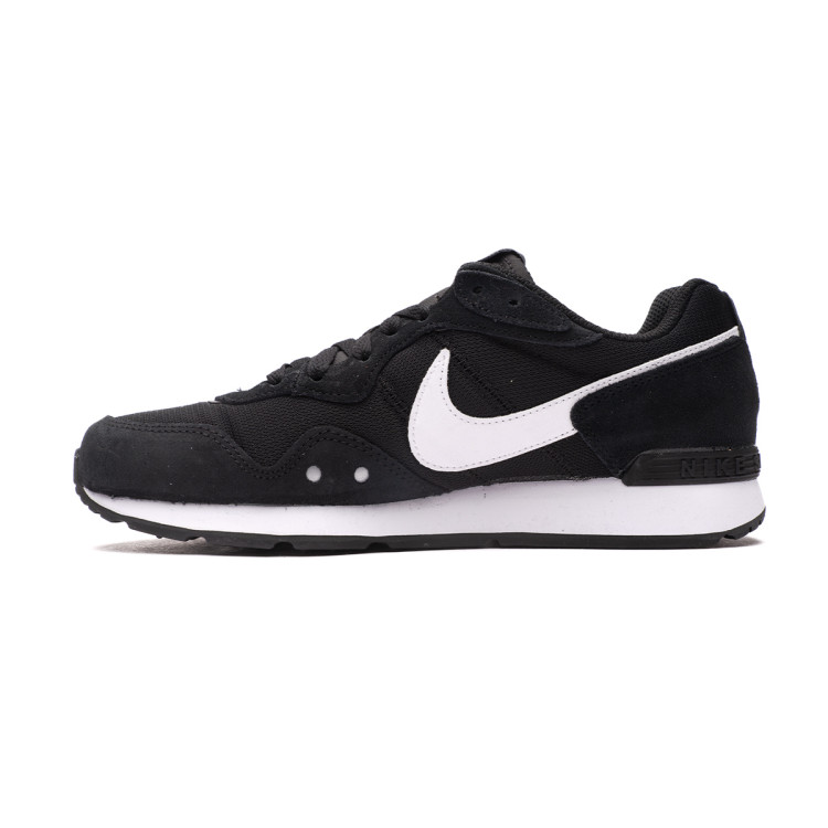 zapatilla-nike-venture-runner-black-white-black-2.jpg