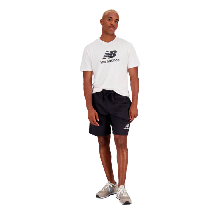 pantalon-corto-new-balance-essentials-stacked-logo-fleece-short-black-3