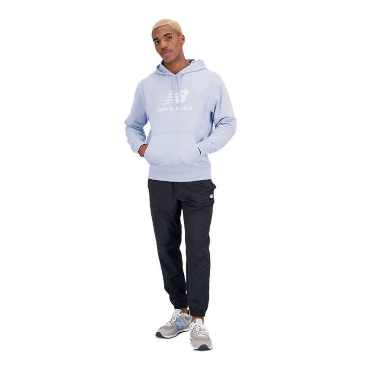 sudadera-new-balance-essentials-stacked-logo-fleece-blue-sky-4