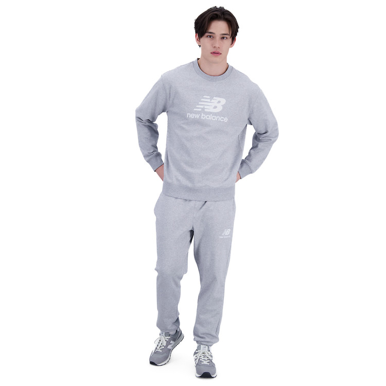 sudadera-new-balance-essentials-stacked-logo-fleece-crew-athletic-grey-3.jpg