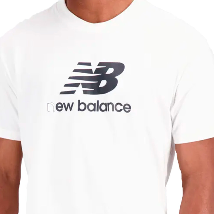 camiseta-new-balance-essentials-stacked-logo-white-2