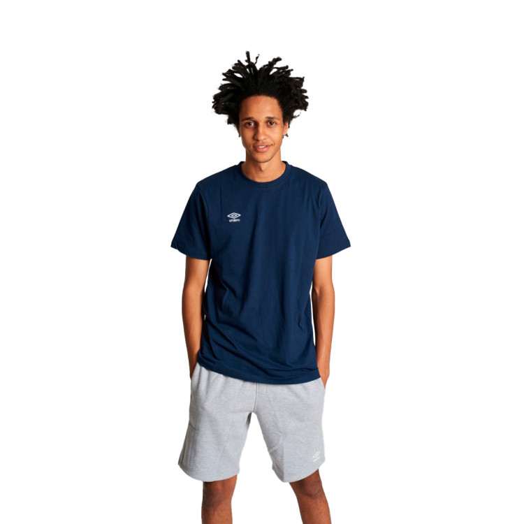 camiseta-umbro-small-logo-navy-white-0.jpg