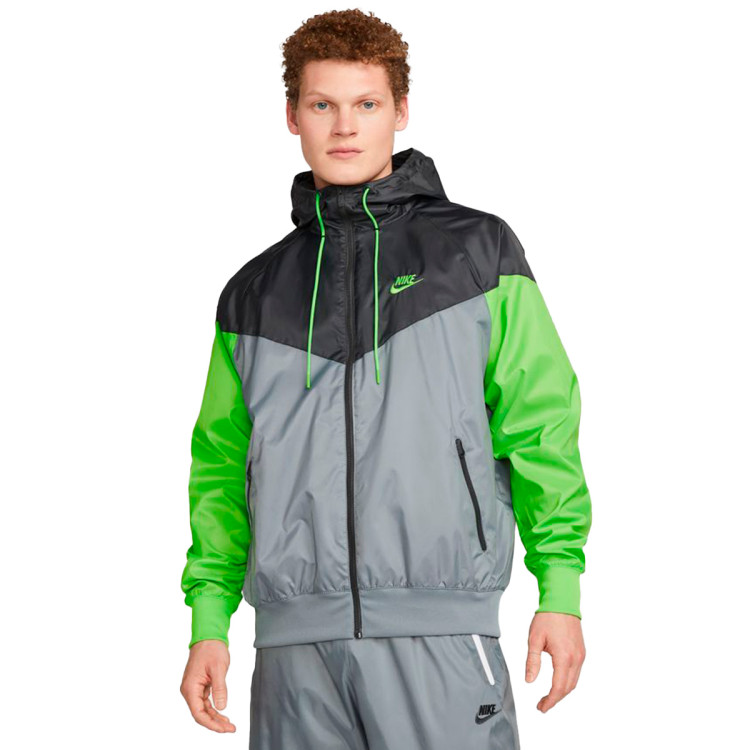 chaqueta-nike-sportswear-windrunner-hoodie-cool-grey-anthracite-action-green-action-gree-0