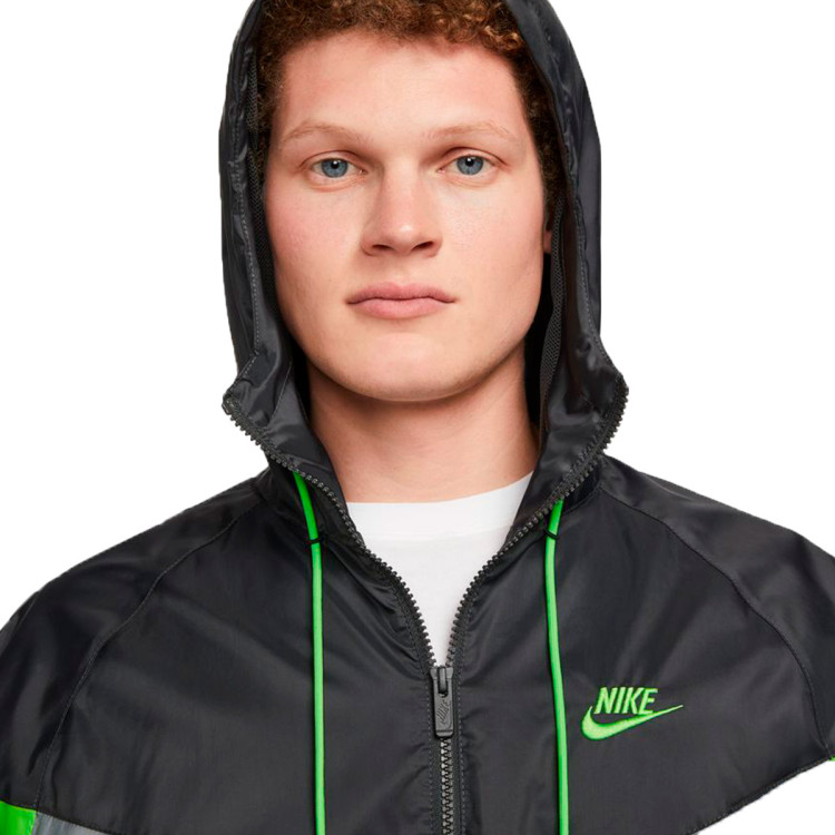 chaqueta-nike-sportswear-windrunner-hoodie-cool-grey-anthracite-action-green-action-gree-3
