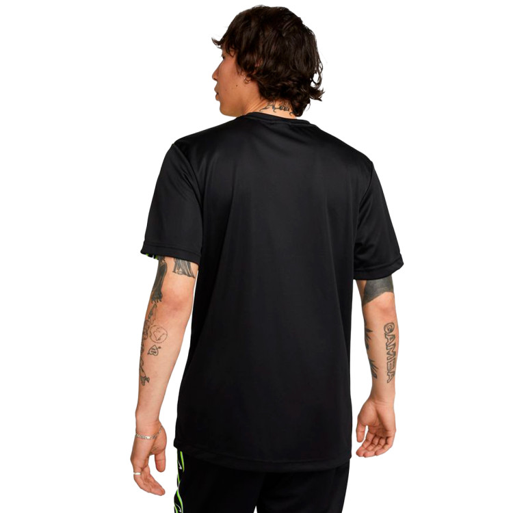 camiseta-nike-sportswear-repeat-black-volt-white-1