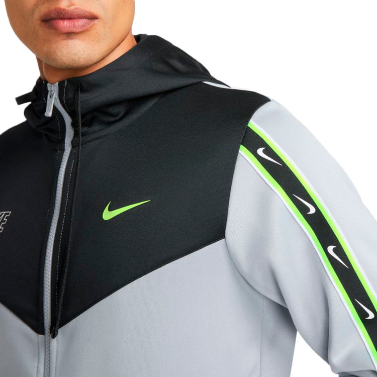 chaqueta-nike-sportswear-repeat-swoosh-polyknit-wolf-grey-black-volt-3