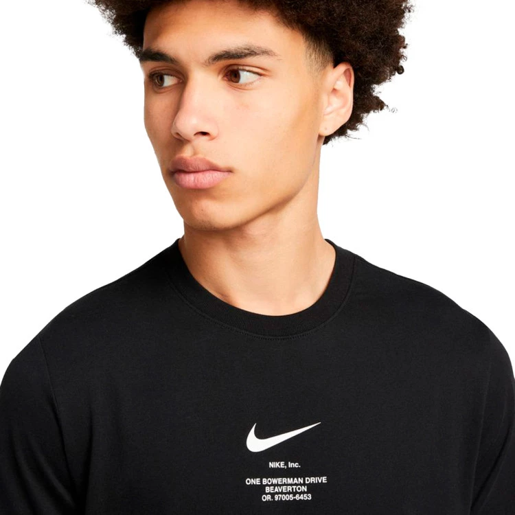 camiseta-nike-sportswear-big-swoosh-black-2