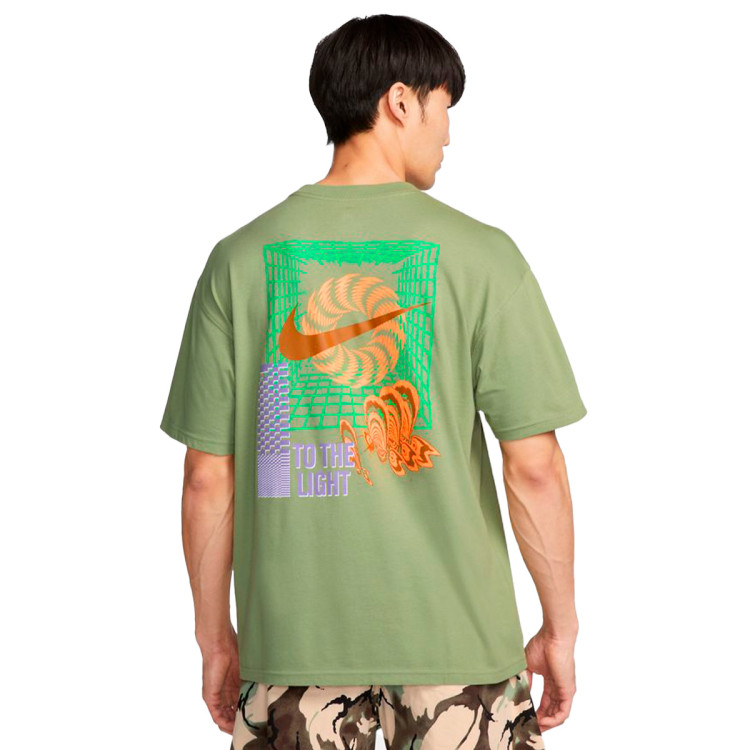 camiseta-nike-sportswear-m90-festival-lbr-oil-green-1