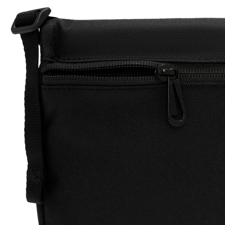 bandolera-nike-sportswear-futura-365-black-white-3.jpg