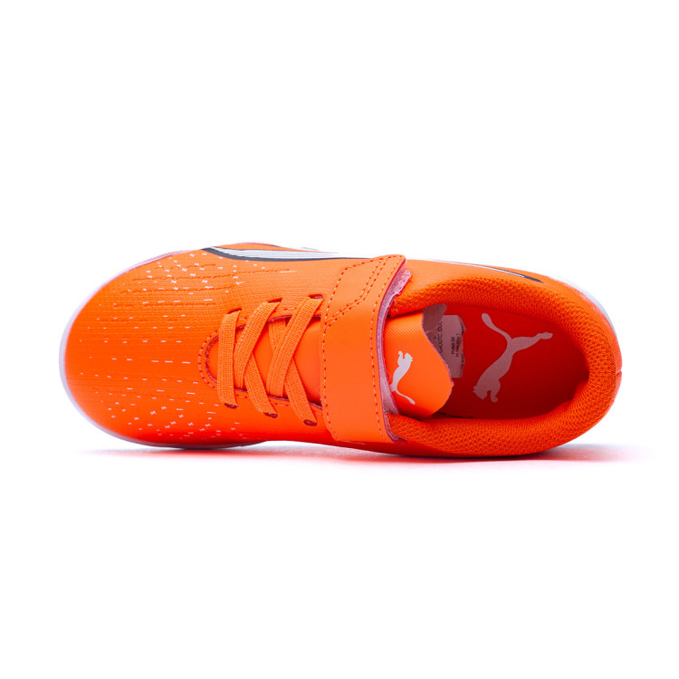 bota-puma-ultra-play-turf-cinta-adhesiva-nino-ultra-orange-white-blue-glimmer-4.jpg