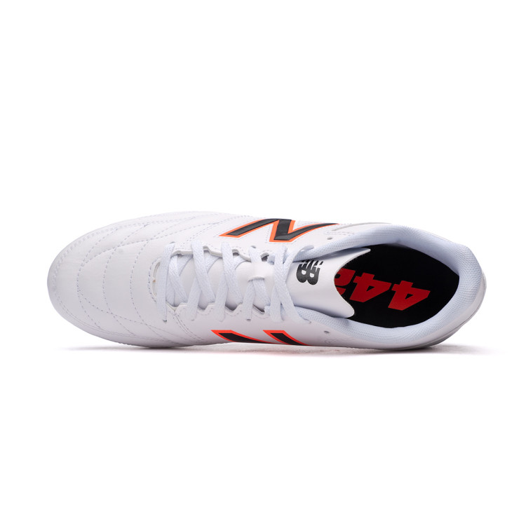 bota-new-balance-442-v2-academy-fg-blanco-4.jpg
