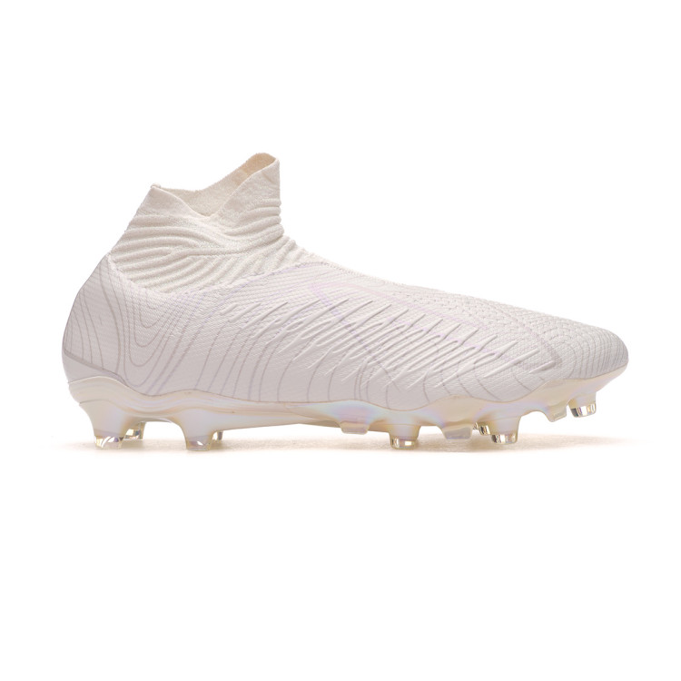 bota-new-balance-tekela-v4-pro-fg-white-1.jpg
