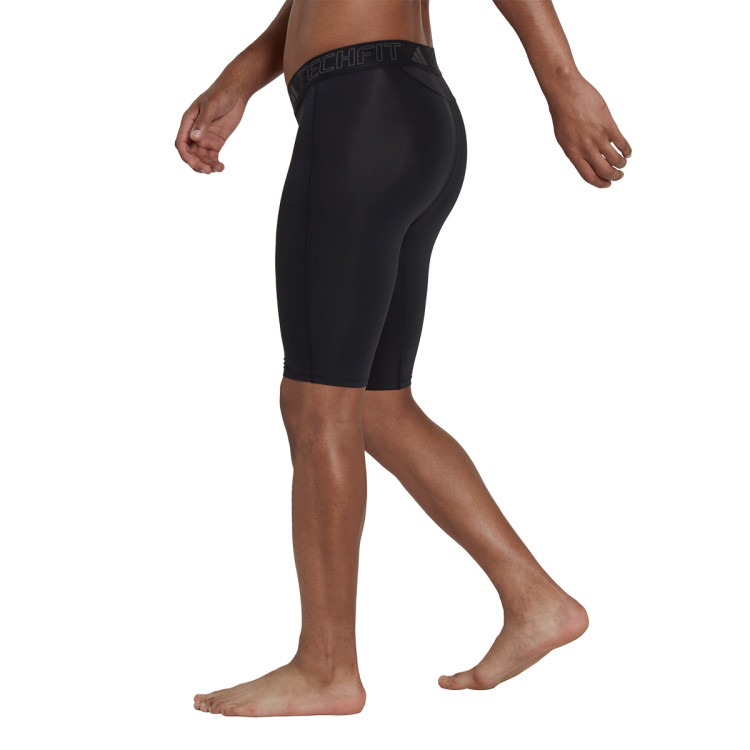 malla-adidas-techfit-black-3.jpg