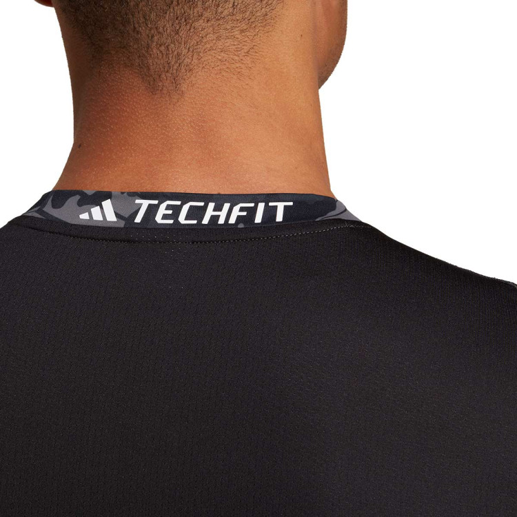 camiseta-adidas-techfit-allover-print-black-5