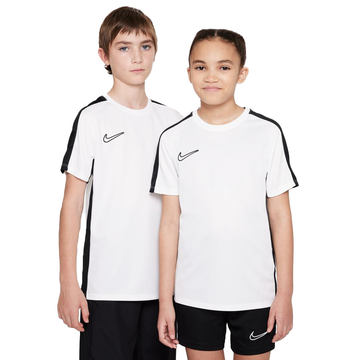 paso Pastor subtítulo Camiseta Nike Dri-Fit Academy 23 Niño White-Black - Fútbol Emotion