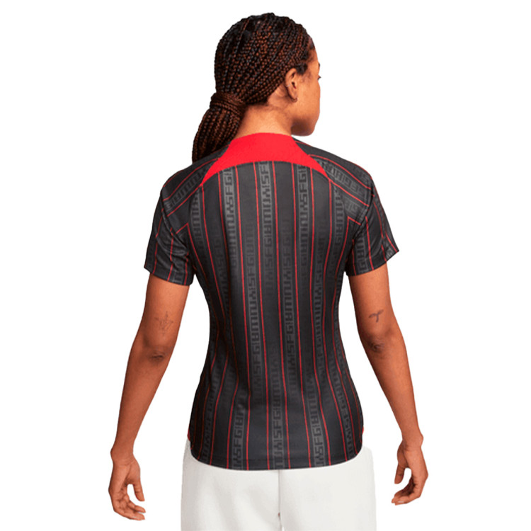 camiseta-nike-liverpool-fc-edicion-especial-2022-2023-mujer-anthracite-gym-red-3.jpg