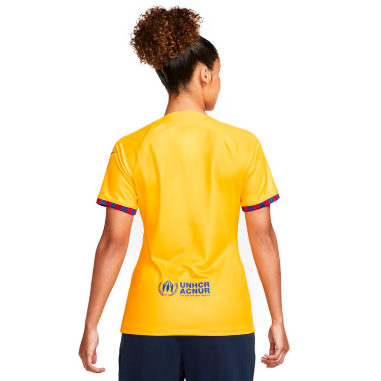 camiseta-nike-fc-barcelona-cuarta-equipacion-stadium-2022-2023-mujer-yellow-university-red-3.jpg