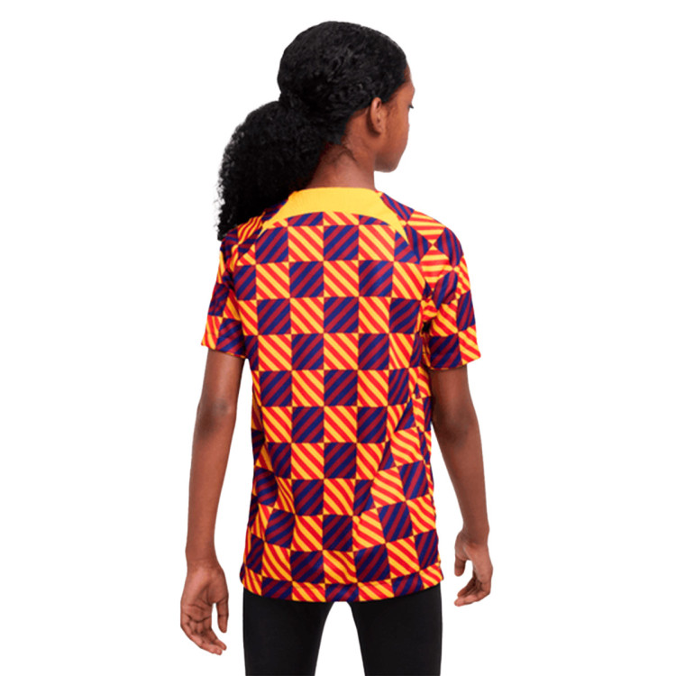 camiseta-nike-fc-barcelona-pre-match-2022-2023-nino-yellow-noble-red-3.jpg