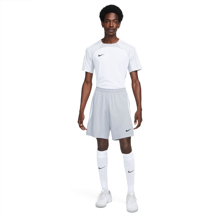pantalon-corto-nike-dri-fit-strike-wolf-grey-white-black-4.jpg