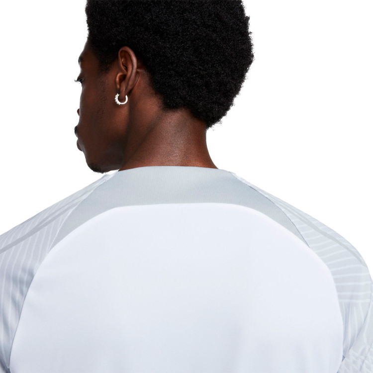 camiseta-nike-dri-fit-strike-white-wolf-grey-black-3.jpg