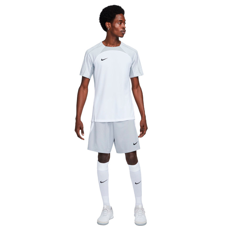 camiseta-nike-dri-fit-strike-white-wolf-grey-black-4.jpg