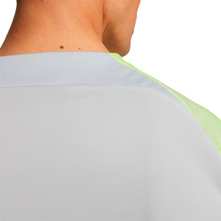 camiseta-nike-dri-fit-strike-pure-platinum-volt-3.jpg