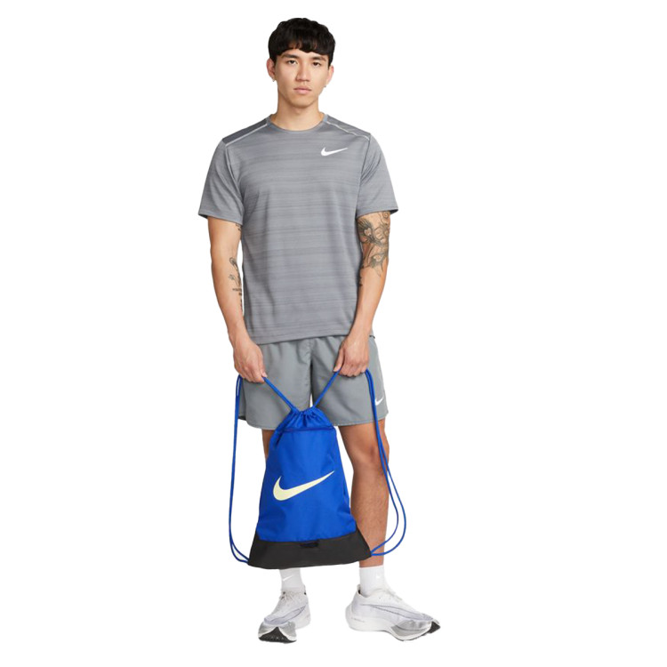 bolsa-nike-brasilia-drawstring-9,5-hyper-royal-black-citron-tint-4.jpg