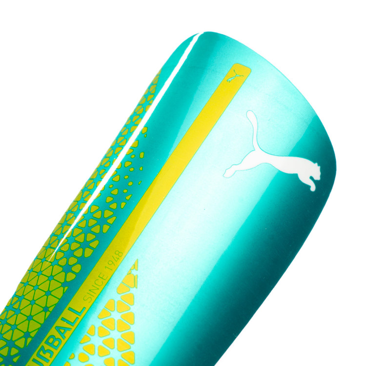 espinillera-puma-standalone-turquesa-1.jpg
