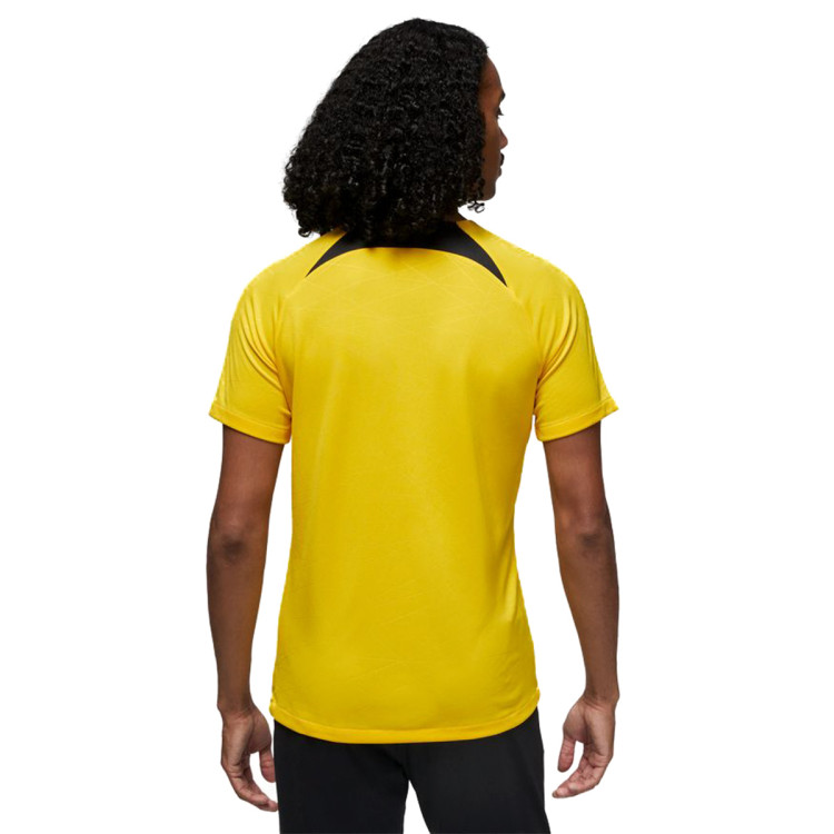 camiseta-nike-paris-saint-germain-fc-pre-match-2022-2023-tour-yellow-black-1