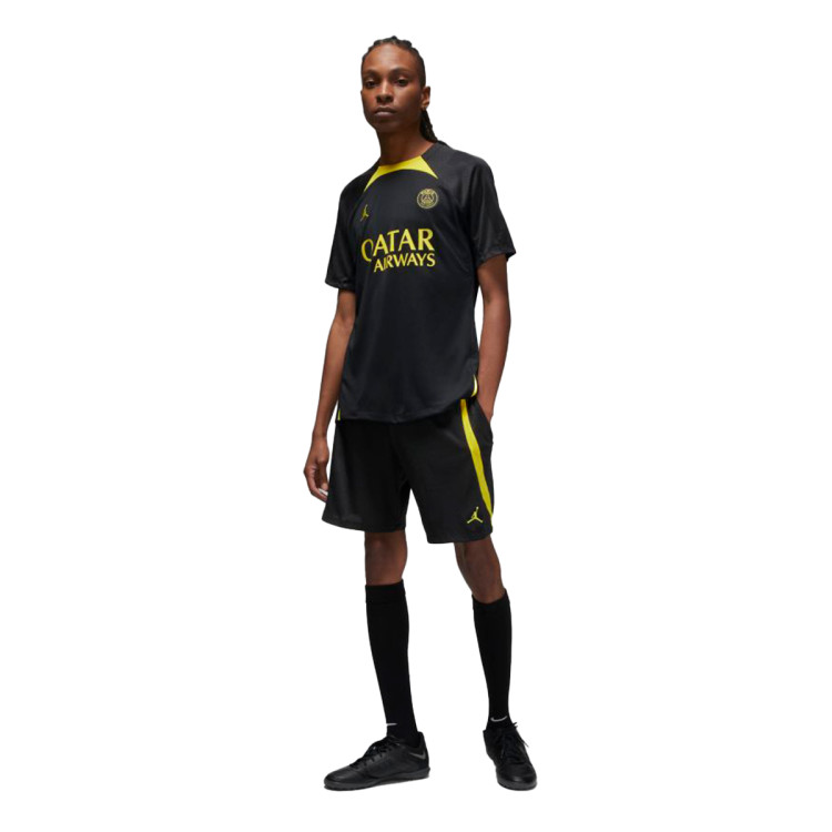 camiseta-nike-paris-saint-germain-fc-training-2022-2023-black-tour-yellow-tour-yellow-fullsp-2