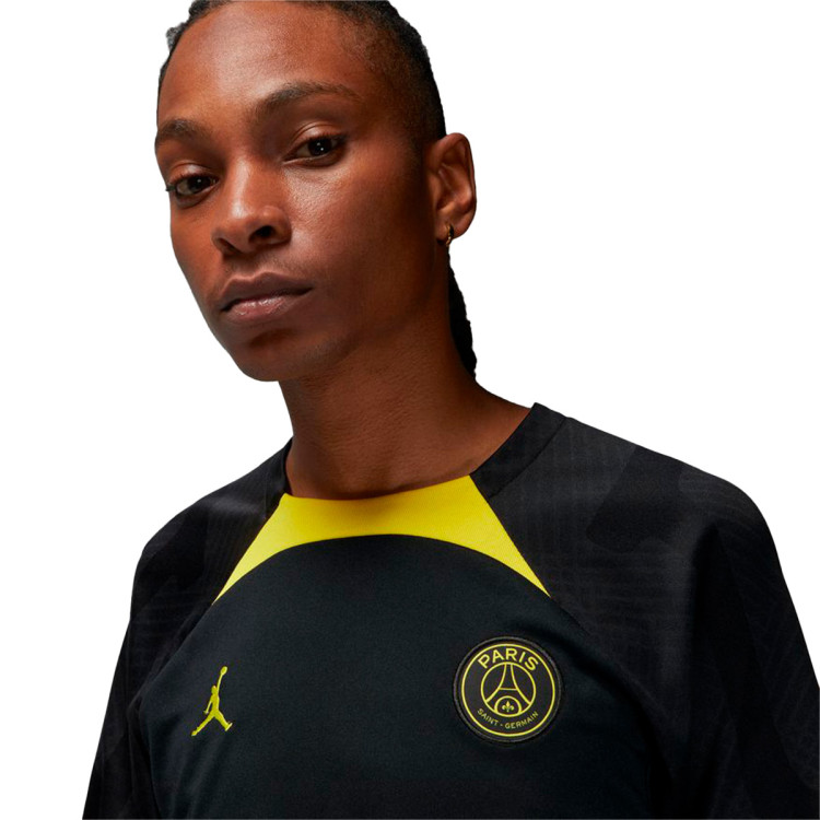 camiseta-nike-paris-saint-germain-fc-training-2022-2023-black-tour-yellow-tour-yellow-fullsp-3