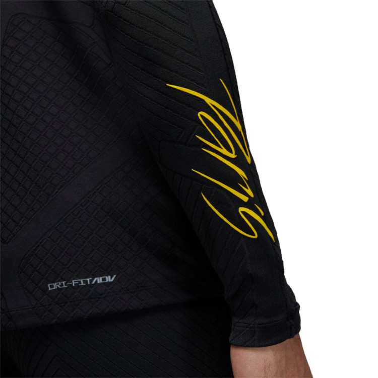 sudadera-nike-paris-saint-germain-fc-training-2022-2023-black-tour-yellow-tour-yellow-4.jpg