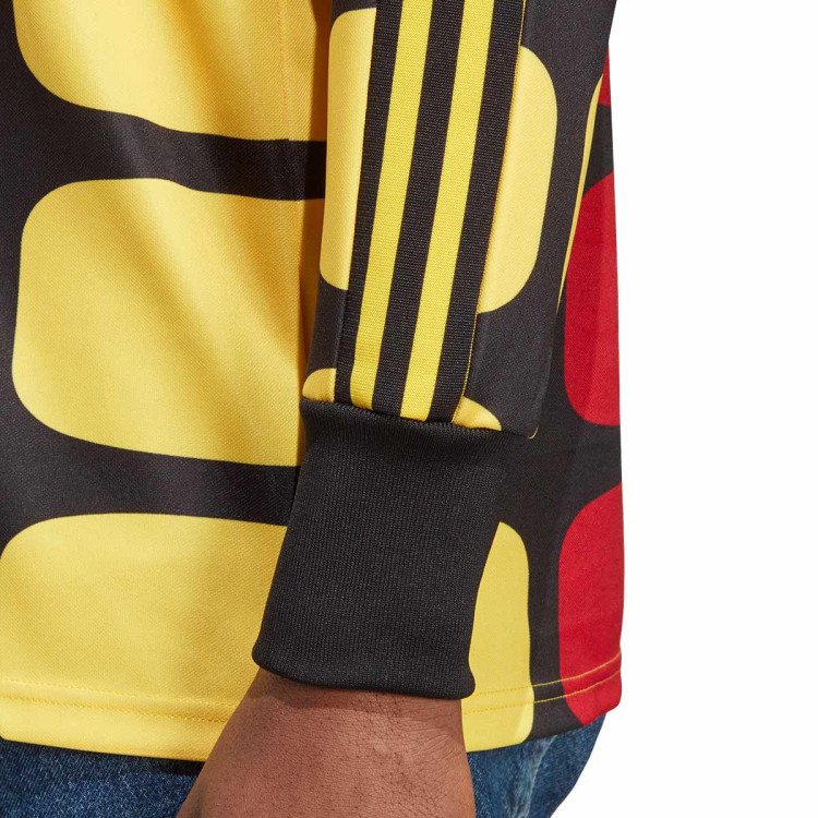 camiseta-adidas-fc-bayern-de-munich-fanswear-2022-2023-black-yellow-power-red-4.jpg