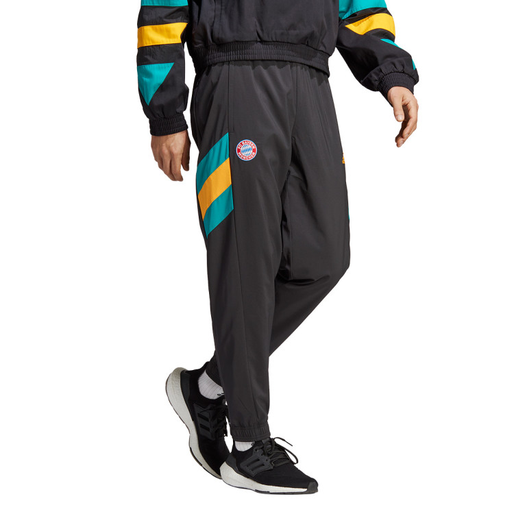 pantalon-largo-adidas-fc-bayern-de-munich-fanswear-2022-2023-black-1.jpg