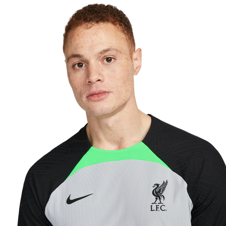 Jersey Nike Liverpool FC Training 20232024 Wolf GreyBlackPoison