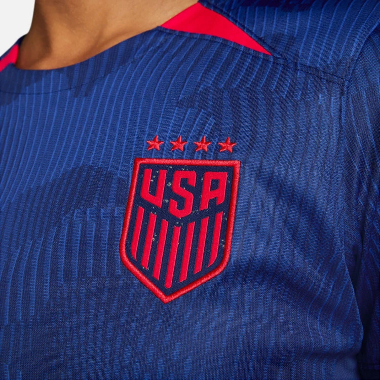 camiseta-nike-estados-unidos-segunda-equipacion-stadium-mundial-femenino-2023-mujer-hyper-royal-loyal-blue-speed-red-3