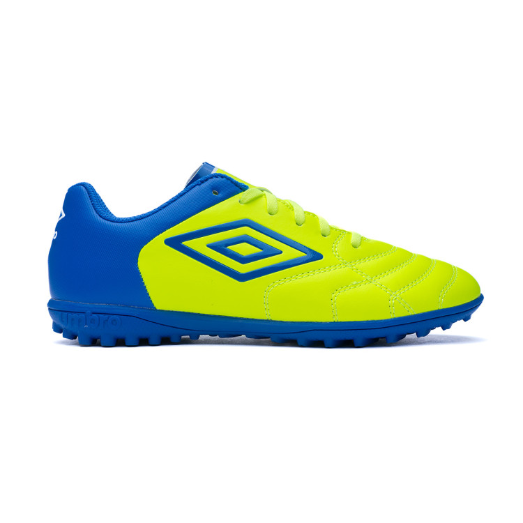 bota-umbro-umbro-classico-xi-turf-amarillo-1.jpg