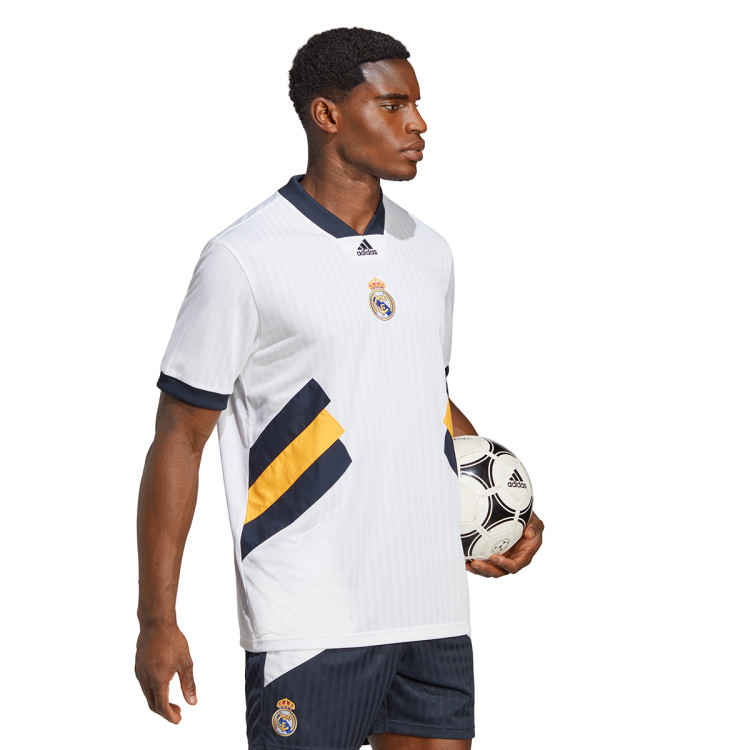 camiseta-adidas-real-madrid-lifestyle-icon-pack-2022-2023-white-1