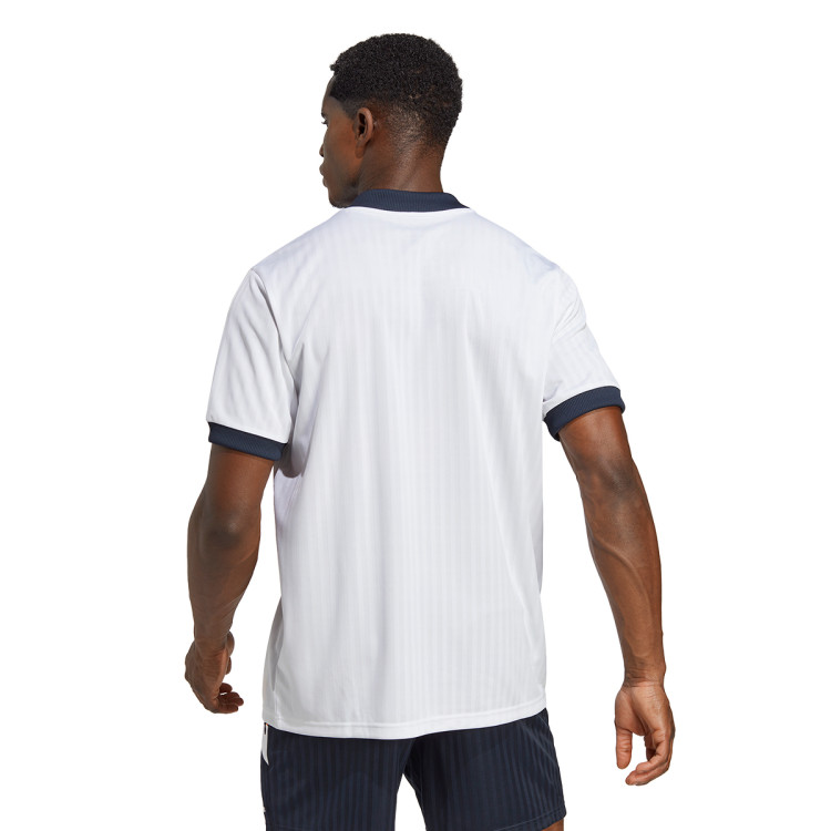 camiseta-adidas-real-madrid-lifestyle-icon-pack-2022-2023-white-3.jpg