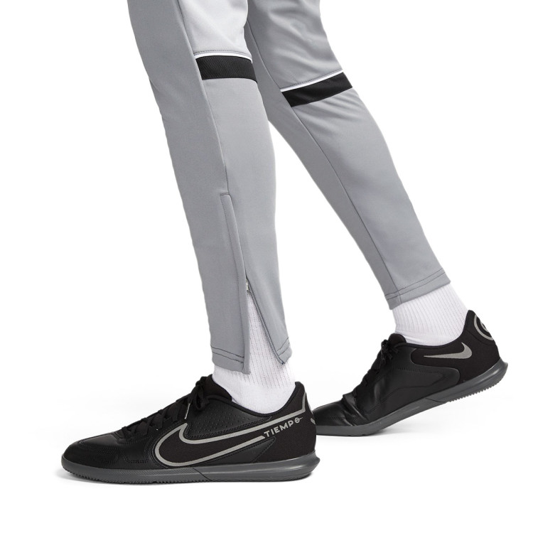 pantalon-largo-nike-academy-21-knit-smoke-grey-white-black-4