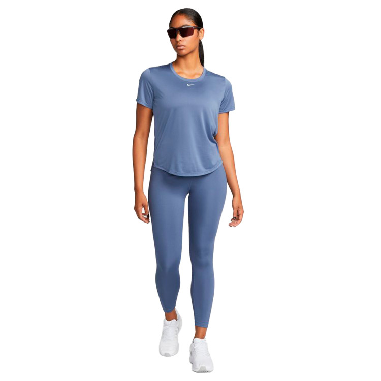 camiseta-nike-dri-fit-one-mujer-diffused-blue-white-4