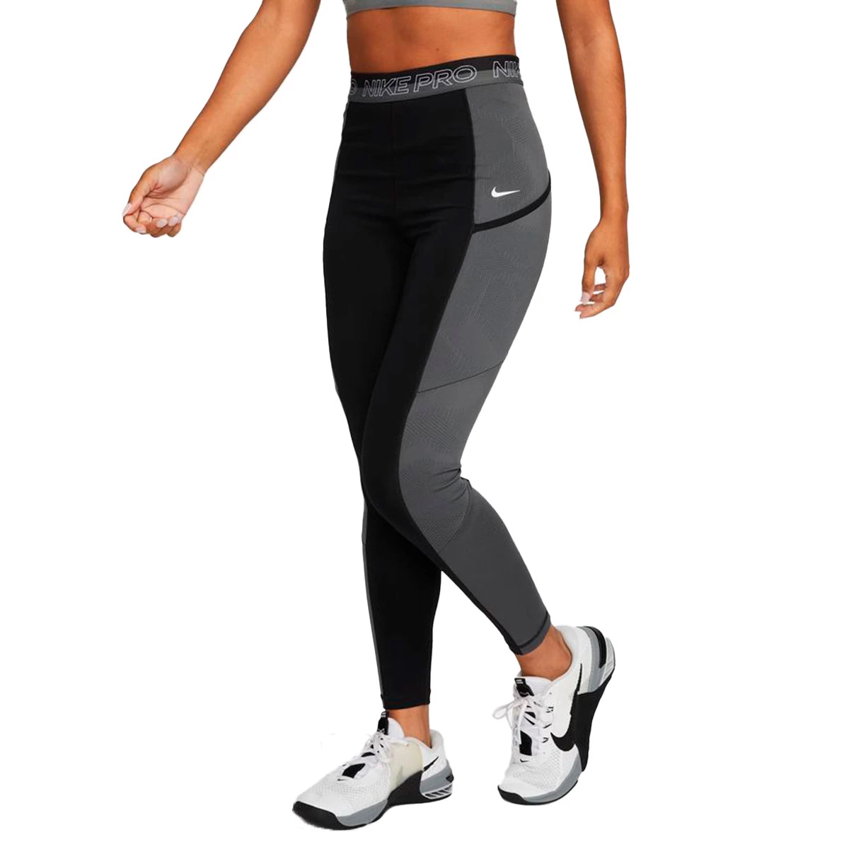 https://www.futbolemotion.com/imagesarticulos/196316/grandes/malla-nike-pro-dri-fit-78-mujer-black-iron-grey-white-0.webp