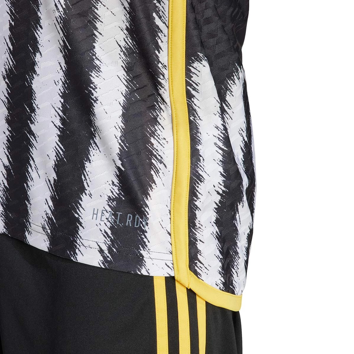 Juventus best sale tan jersey